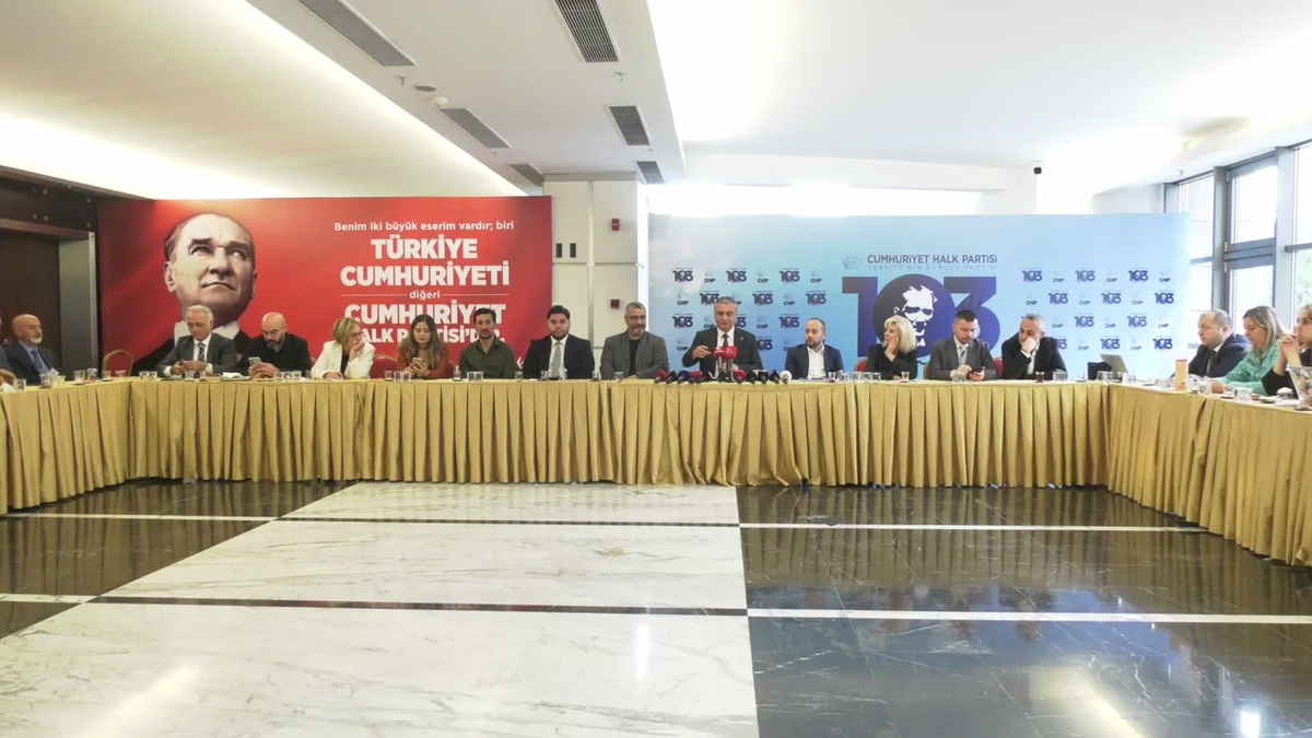 CHP Sözcüsü Sarı, YENİ Parti Sözcüsü Emre\'ye Adalar iş birliğini hatırlatarak yanıt verdi