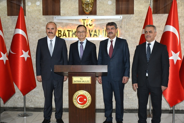 Çin'in Ankara Büyükelçisi Ciang Şüebin, Batman'da iş birliği görüşmeleri yaptı