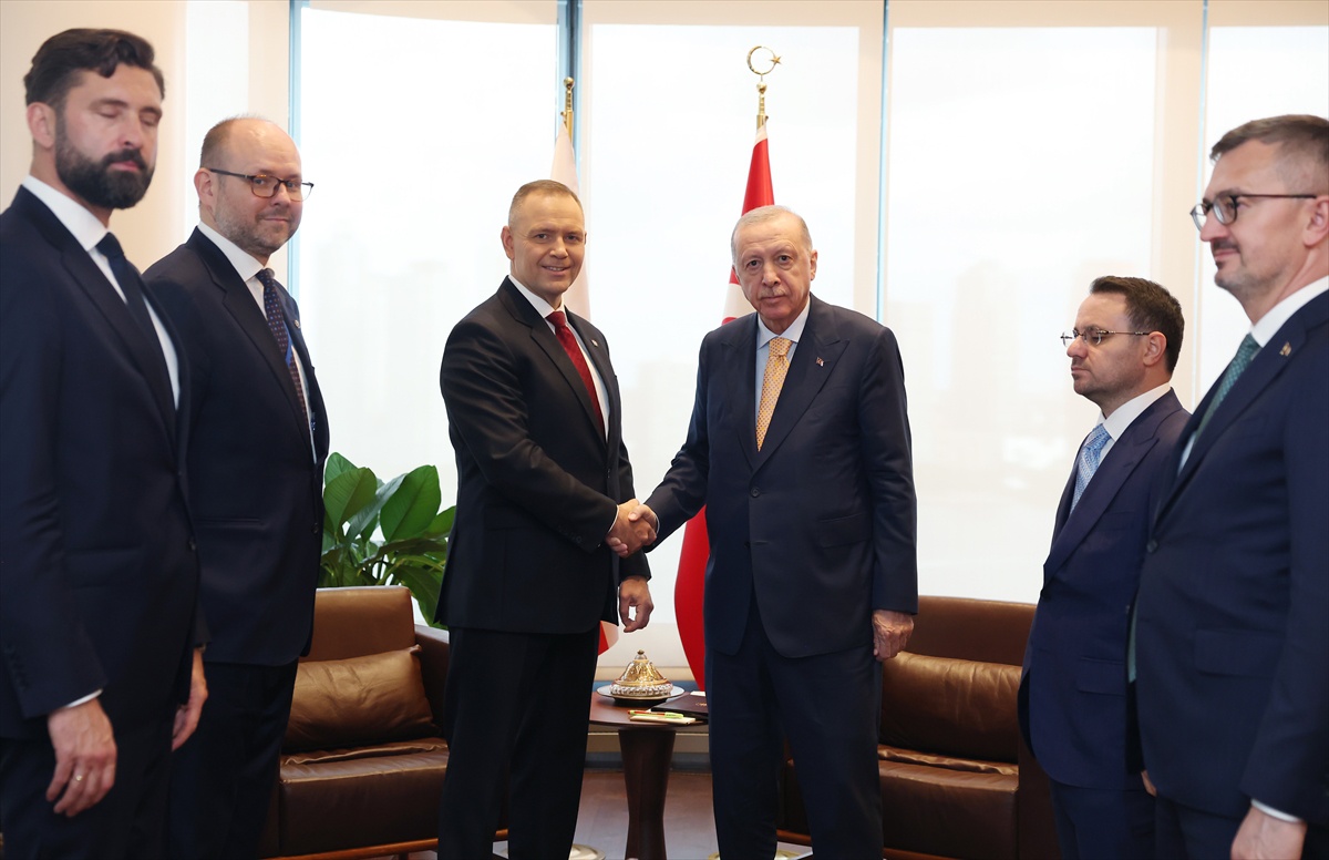 Cumhurbaşkanı Erdoğan, Polonya Cumhurbaşkanı Nawrocki ile görüştü