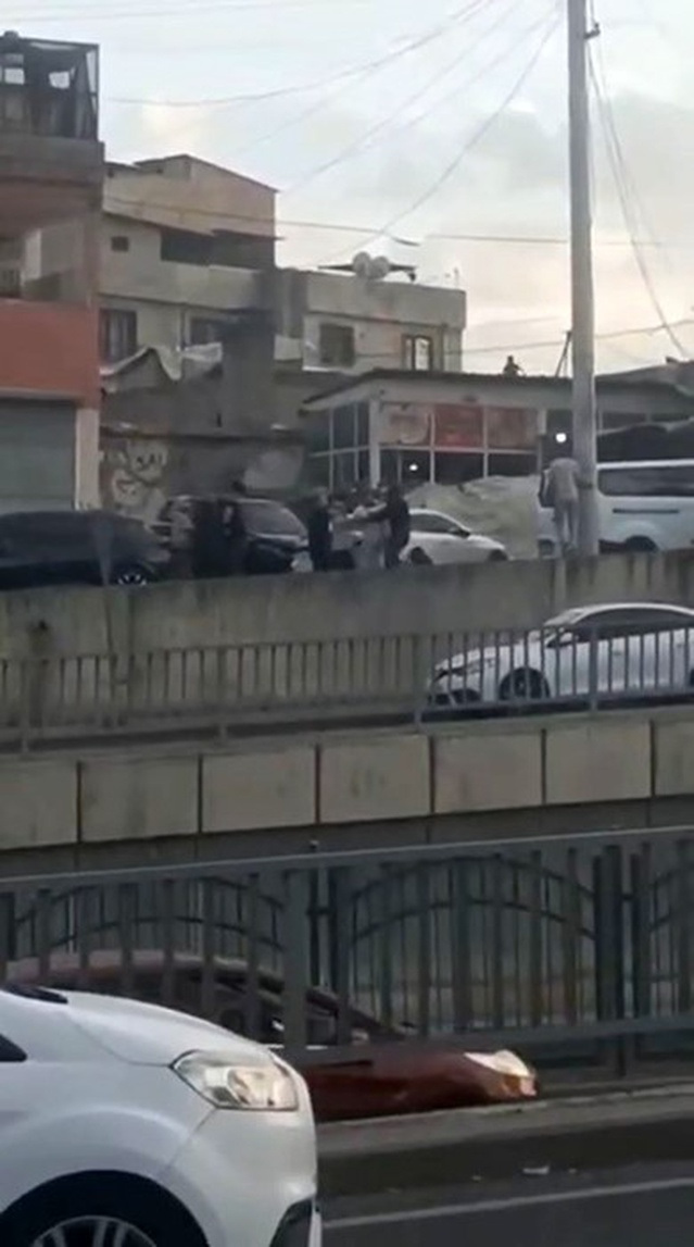 Diyarbakır'da iddiaya göre alacak meselesi yüzünden çıkan silahlı kavgada 3 kişi öldü