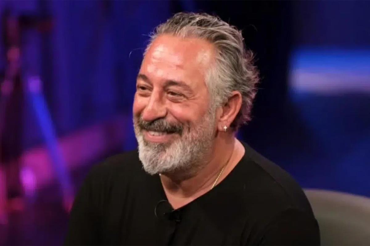 Cem Yılmaz oto sanayide ortaya çıktı, paylaşımı güldürdü