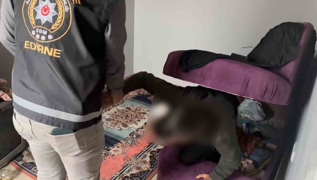 Cezaevi firarisi bazanın içinden çıktı! 15 yıl 2 ay kesinleşmiş cezası varmış