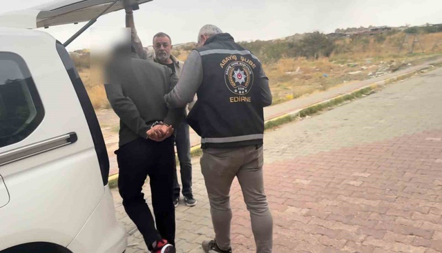 Cezaevi firarisi bazanın içinden çıktı! 15 yıl 2 ay kesinleşmiş cezası varmış