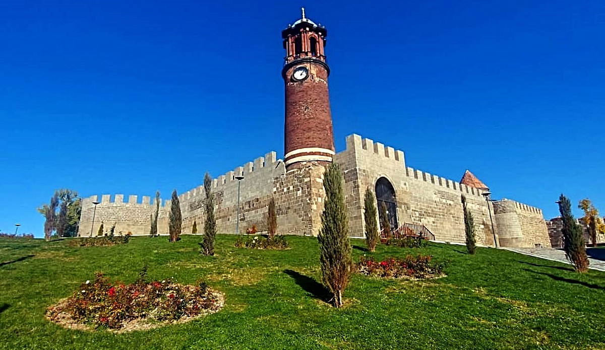 Erzurum\'daki Tepsi Minare bakım nedeniyle 23 Eylül-2 Ekim 2026\'da ziyarete kapanacak