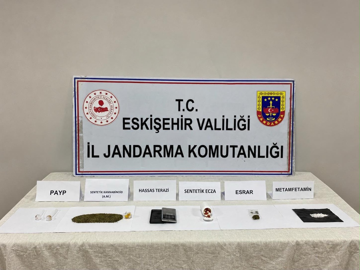 Eskişehir\'de jandarma operasyonunda yakalanan uyuşturucu şüphelisi tutuklandı