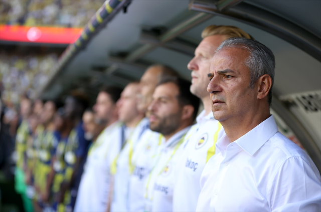 Futbolcular dinlenirken İsmail Kartal kolları sıvadı