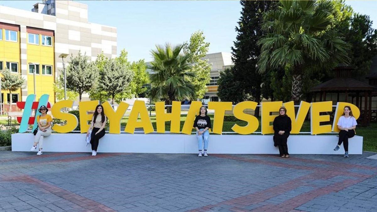Seyahatsever Projesi\'yle son 4 yılda 628 bin 241 genç yurtlarda ücretsiz konakladı