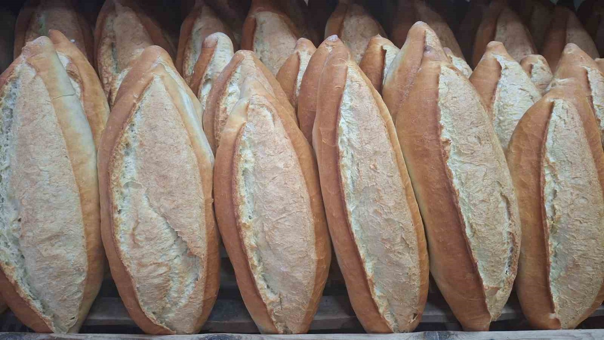 Ekmek 30 gram küçüldü, etiketi değişmedi! Gümüşhane\'de kilonun fiyatı 80 lira