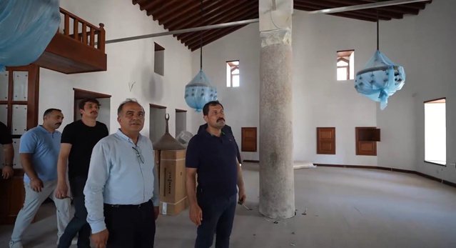 Vali Masatlı, Antakya'nın tarihi iki camisinde süren restorasyonu yerinde inceledi
