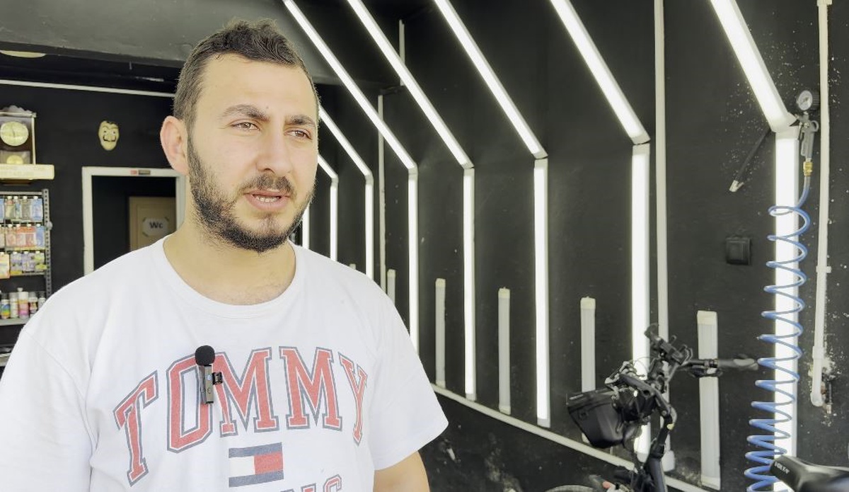Yemek ikram ettiği çocuk boğulmak üzereydi! Artvin\'de oto yıkamacının müdahalesi hayat kurtardı