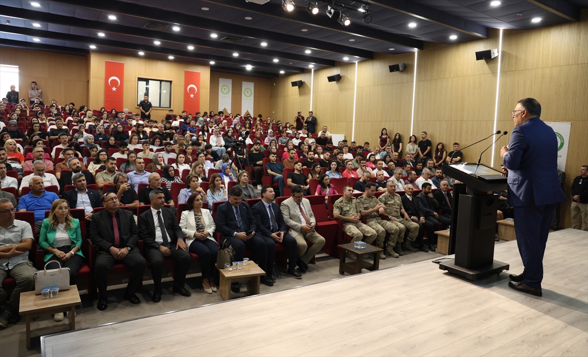 Iğdır Üniversitesi Rektörü Gürel, Terörsüz Türkiye dersinde \'yeter artık\' dedi