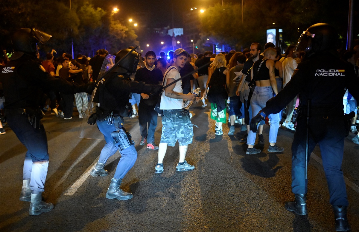 İspanya\'da konut krizi protestoları sürüyor, 87 yaşındaki kiracı için çağrı yapıldı