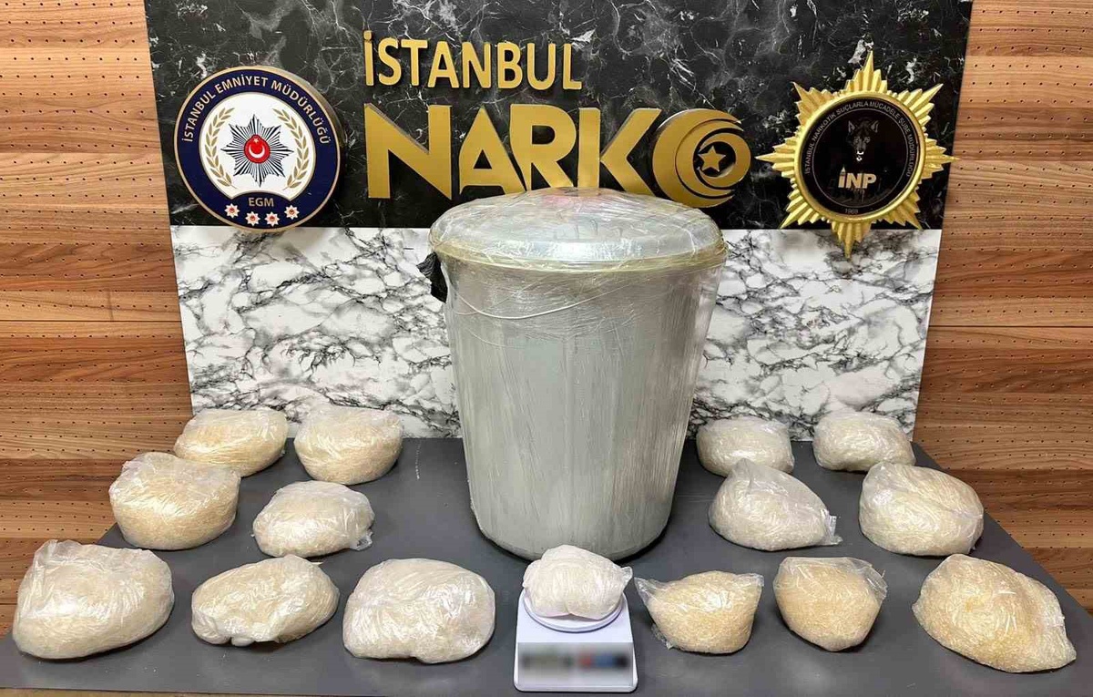İstanbul\'da 4 operasyonda 305 kilo 250 gram sıvı metamfetamin ele geçirildi