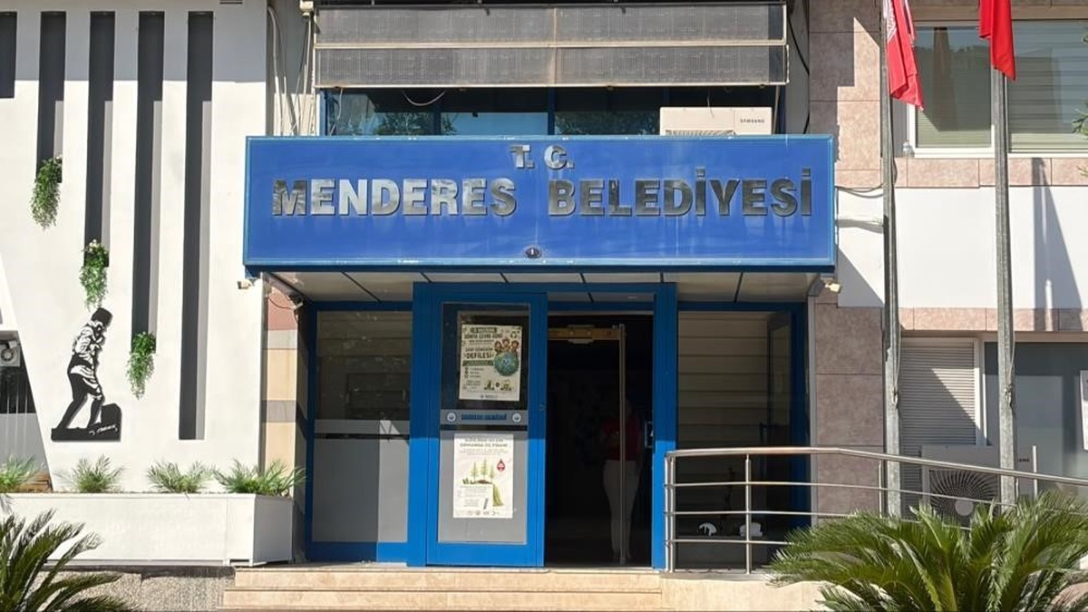 İzmir Menderes\'te soruşturmada eski başkanvekili dahil 9 şüpheli gözaltına alındı