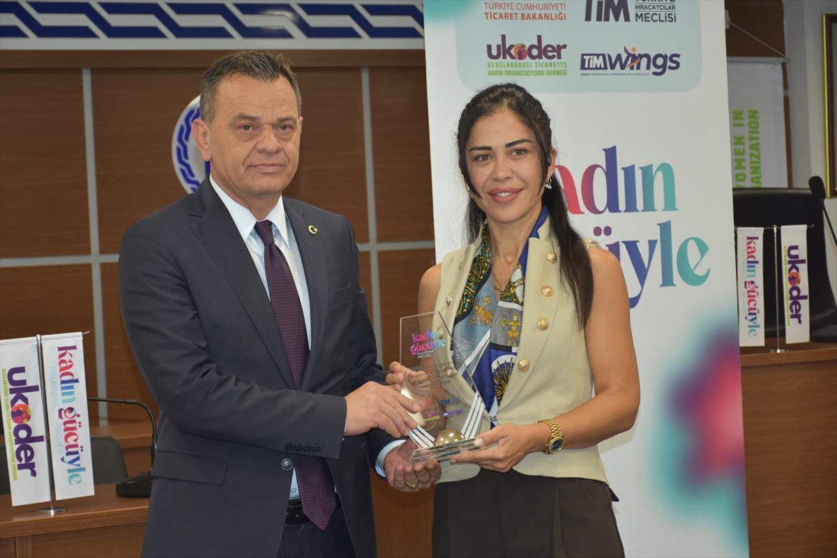 Kadın Gücü Projesi kapsamında Konya\'da kadın girişimciler ticaret eğitimi aldı