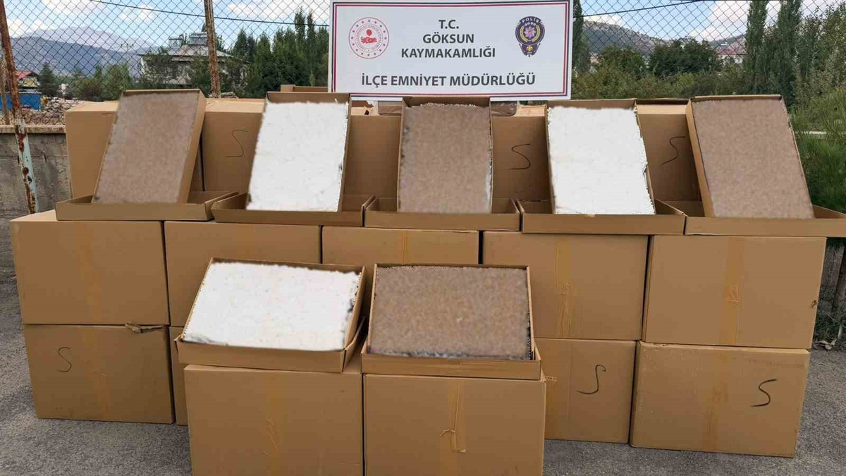 Kahramanmaraş\'ta 2 milyon 62 bin 500 makaron ve 160 paket kaçak sigara ele geçirildi