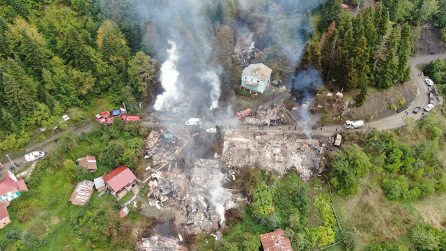 Kastamonu’da yangın faciası! 11 ev küle döndü, köy havadan böyle görüntülendi