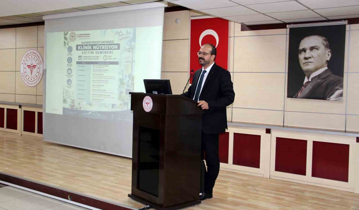Kritik hastada beslenme yönetimi Kayseri Devlet Hastanesi\'nde ele alındı