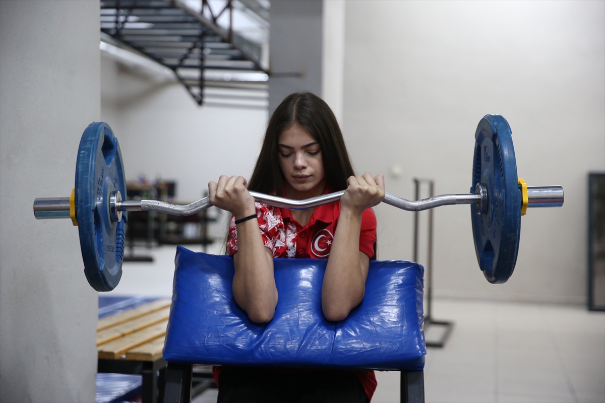 Avrupa şampiyonu Neslihan Kibar, Yeni Delhi\'de iki kolda altın arayacak