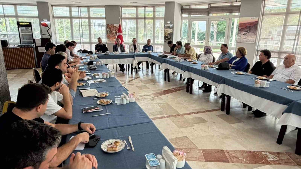 Kemer\'de afet ve acil durum hazırlıkları koordinasyon toplantısında ele alındı