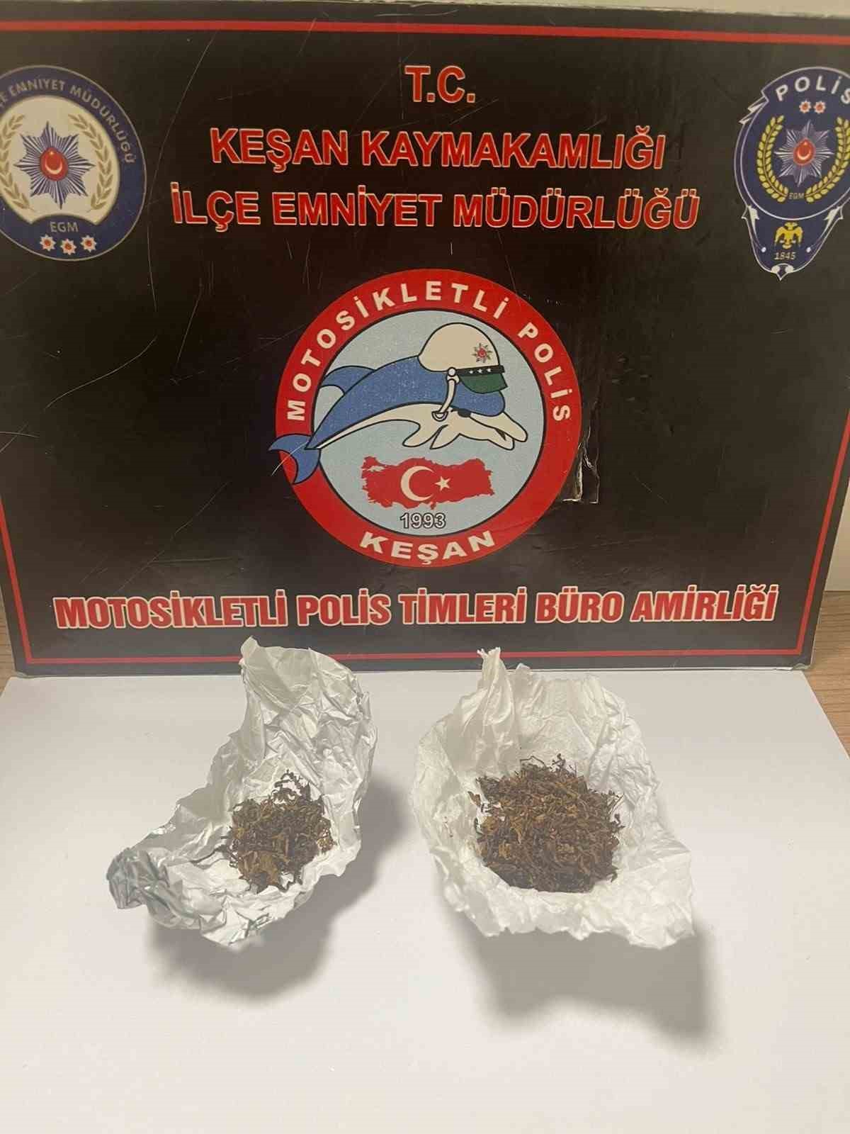 Keşan\'da polis çalışmasında 24,13 gram uyuşturucu ve ruhsatsız tabanca ele geçirildi