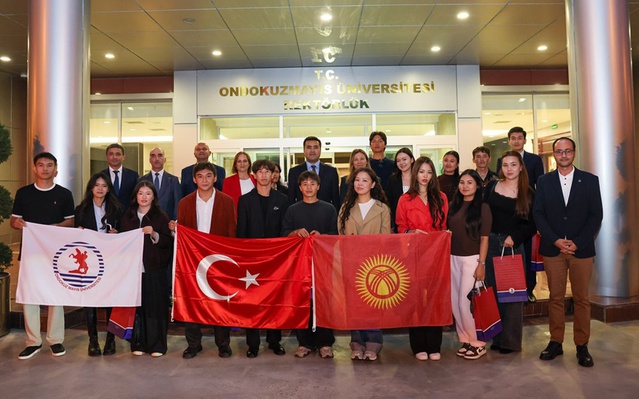Kırgız Başkonsolos Toktobekov, OMÜ'deki Kırgız öğrencilerle buluştu