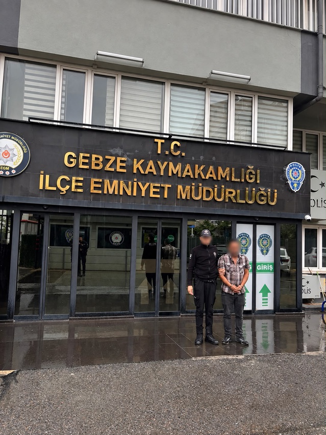 Kocaeli'de 21 yıl 11 ay 22 gün kesinleşmiş hapis cezası olan S.T. Gebze'de tutuklandı