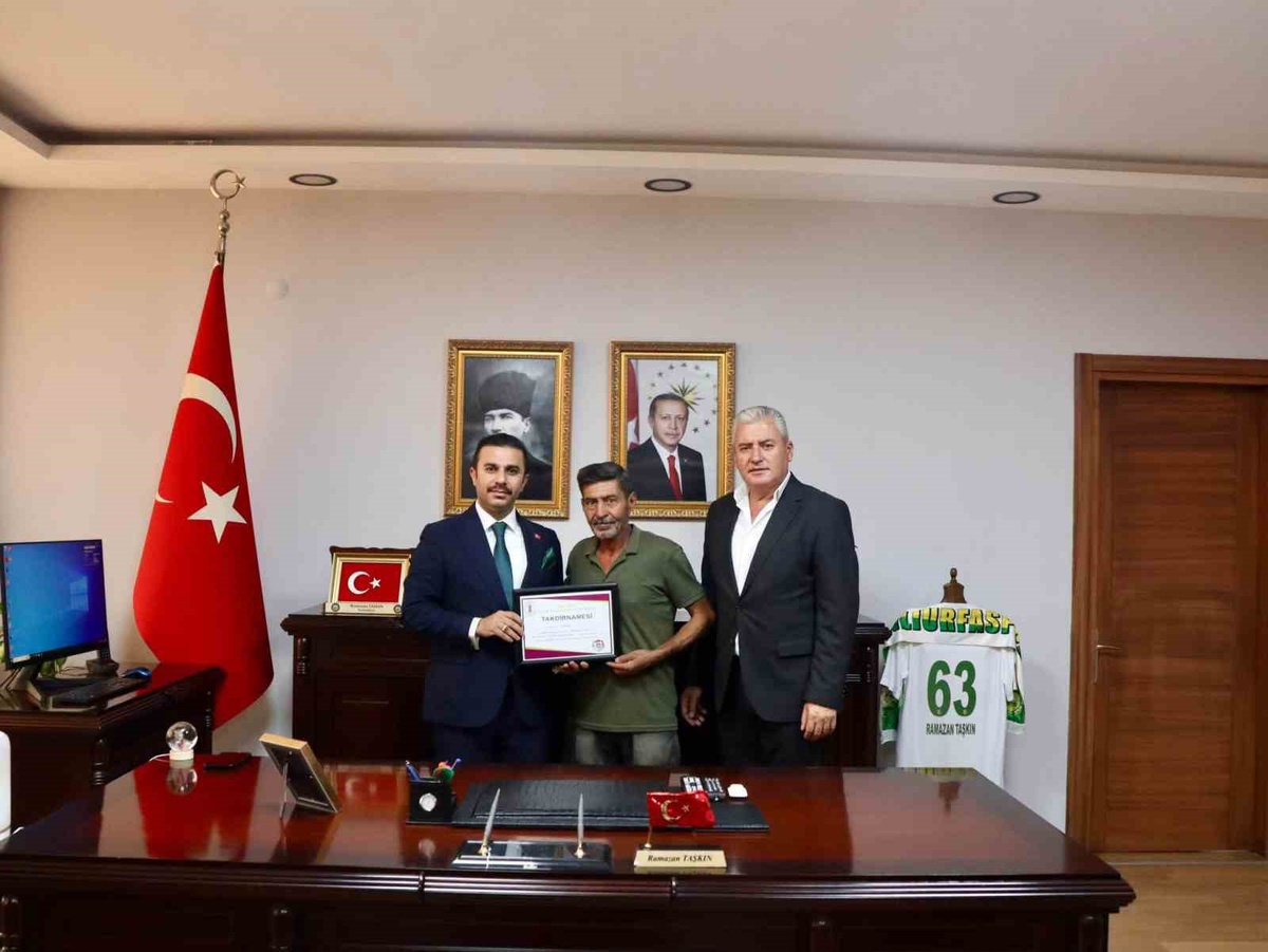 Koçarlı\'da 25 yıllık esnaflar Ahilik geleneğini Kaymakam Taşkın\'la konuştu
