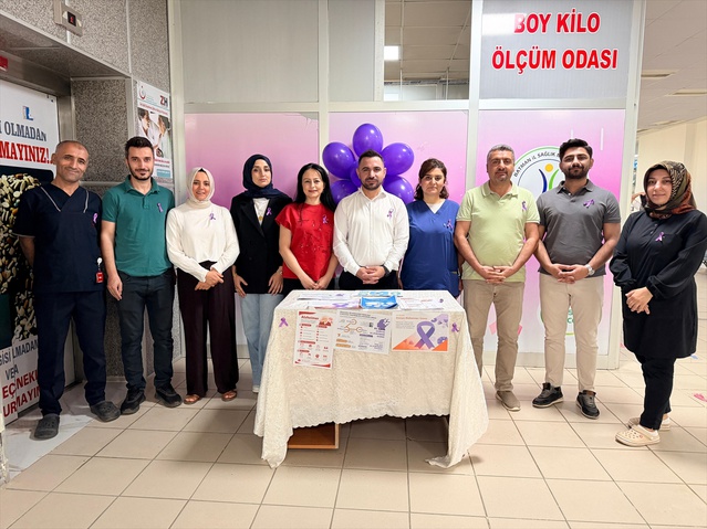 Kozluk Devlet Hastanesi alzheimer farkındalığı için stant açtı