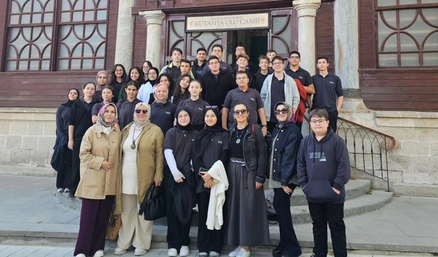 Kütahya Nafi Güral Fen Lisesi 9. sınıf öğrencileri kent mirasını yerinde gezdi