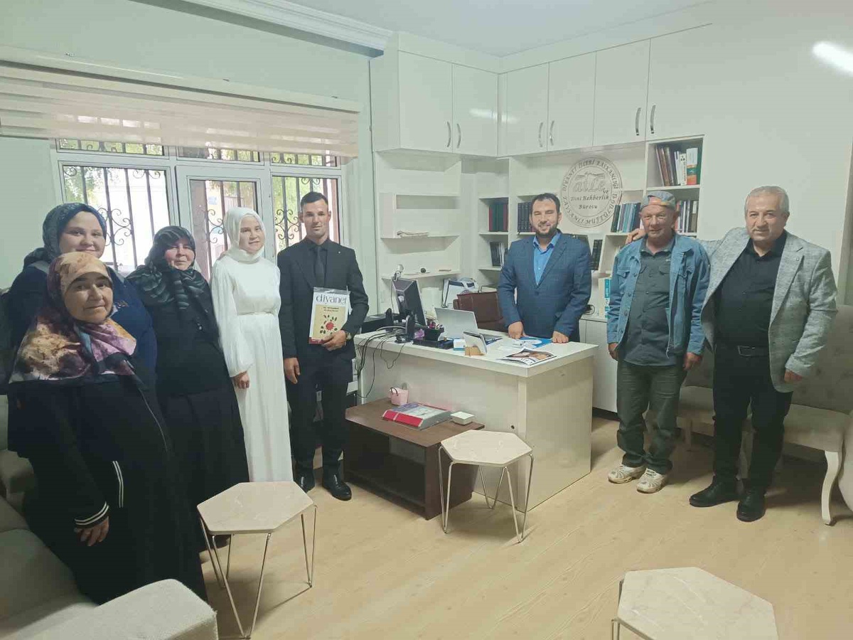 Kütahya Tavşanlı\'da ADRB yeni evli çiftlere aile içi iletişim rehberliği sunuyor