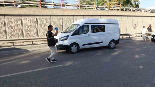 Malatya Sanayi Alt Kavşağı'nda yaklaşık 3 metreden düşen şahıs ağır yaralandı