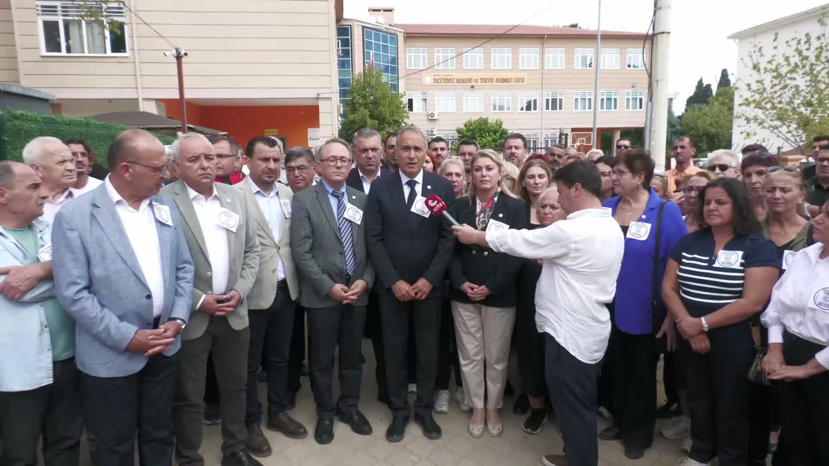 Manisa\'da okul önündeki saldırı... YENİ Parti İstanbul Milletvekili Özçağdaş: "Mesele protokol imzalanarak çözülemez"
