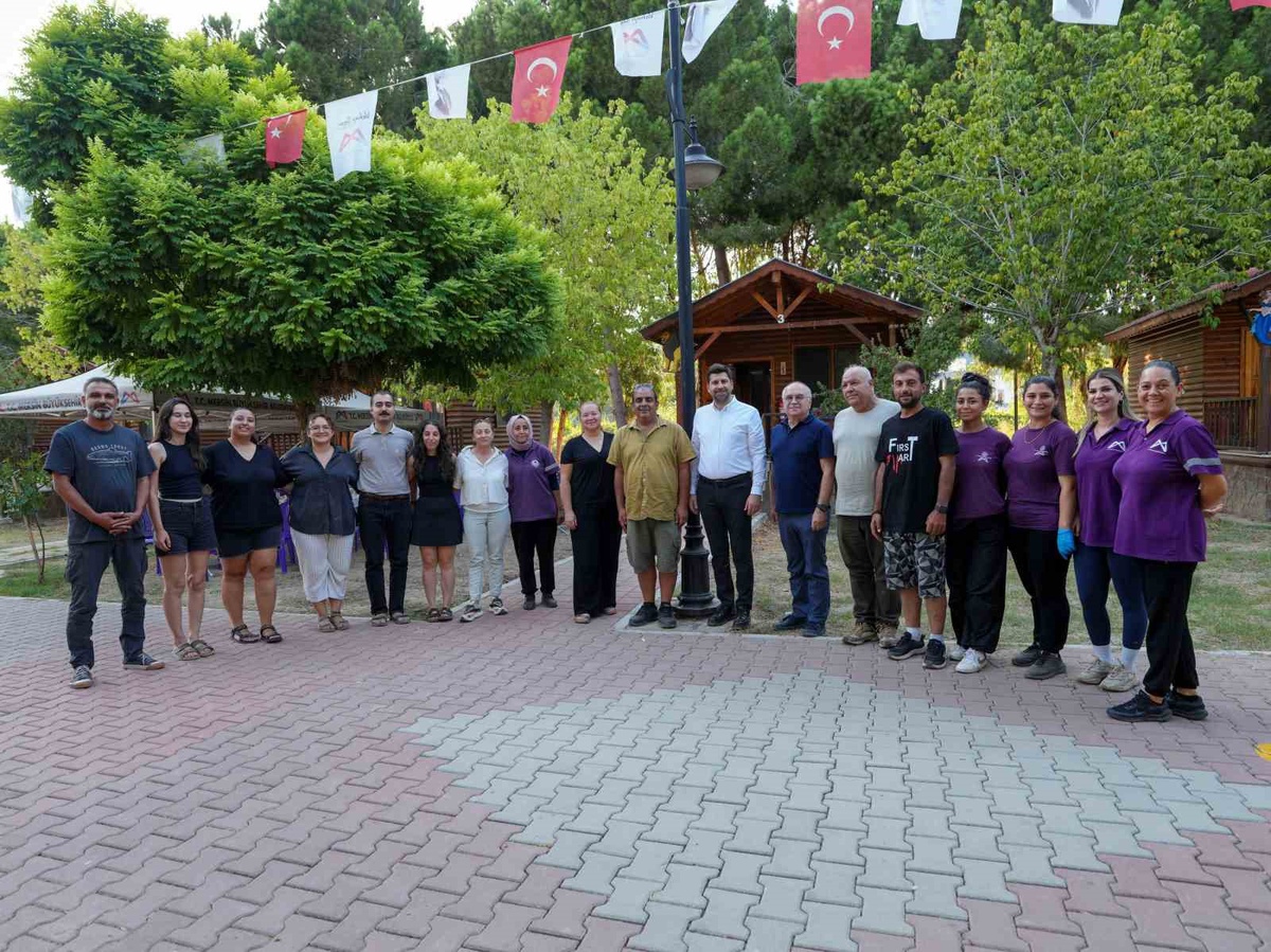 Mersin Tarsus\'ta kaya resimleri ve taş aletler OTTA ekibi tarafından inceleniyor