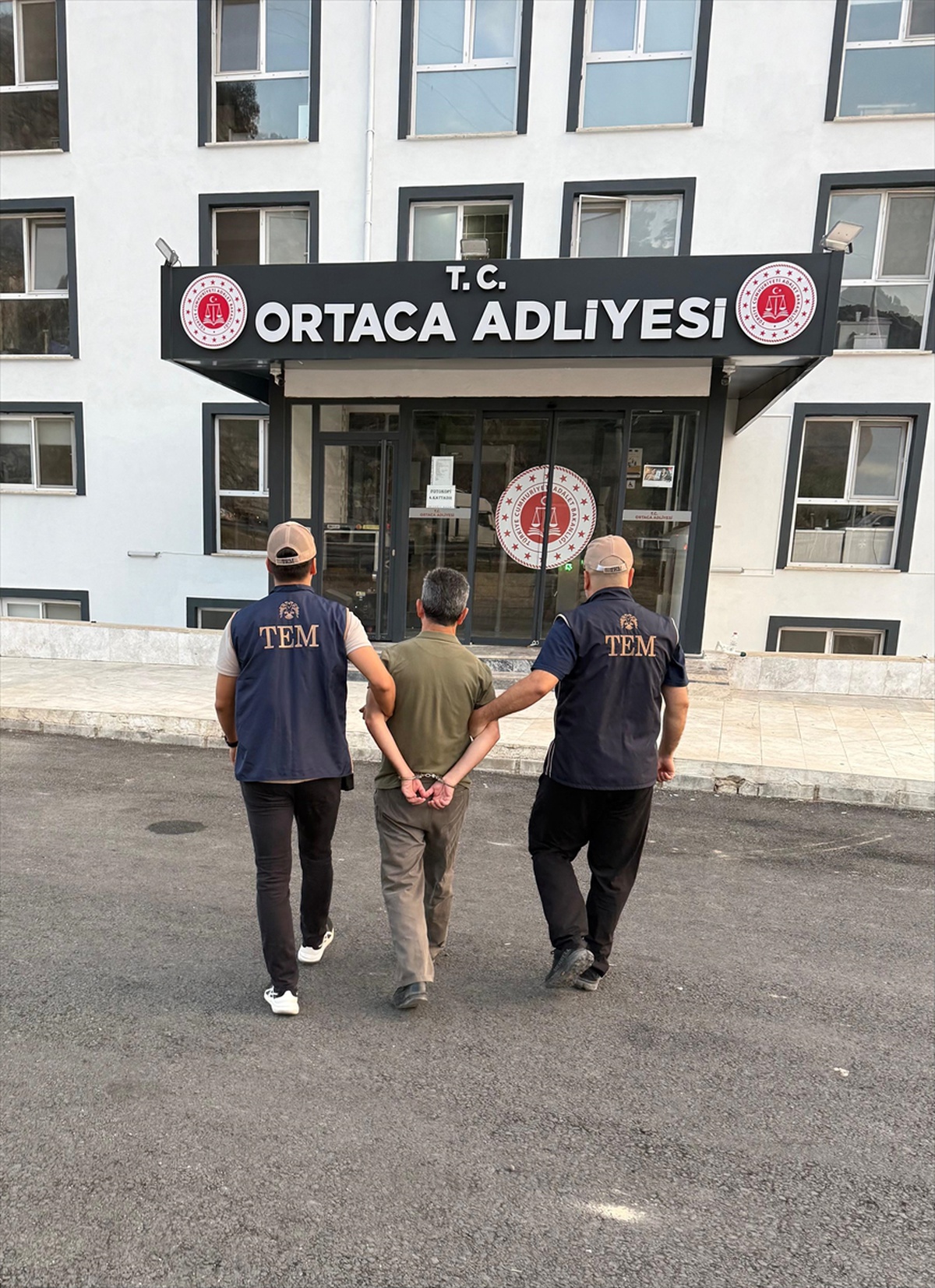 Muğla Ortaca\'da FETÖ üyeliğinden 7 yıl 6 ay hapis cezası kesinleşen öğretmen yakalandı