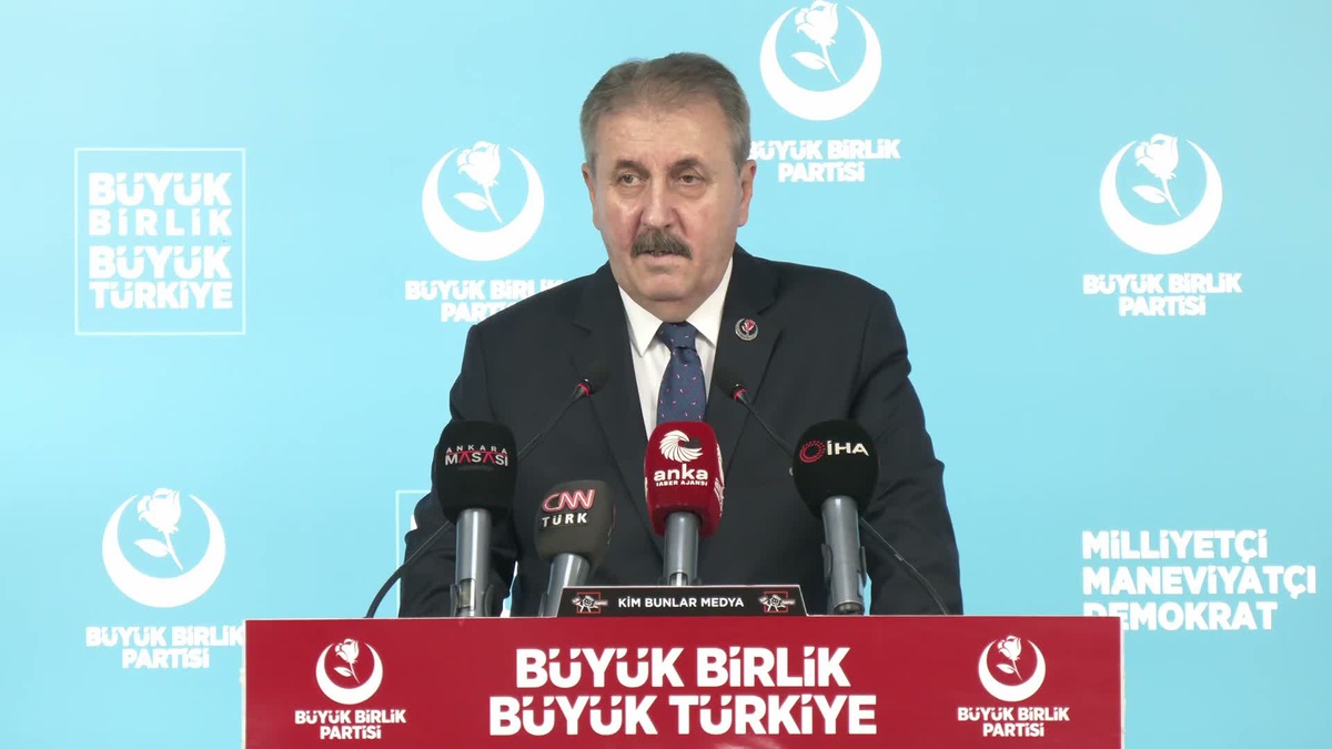 Mustafa Destici: "Türk\'e kefen biçmeye kalkanın sonunun korkunç olacağını herkesin bilmesini isterim"