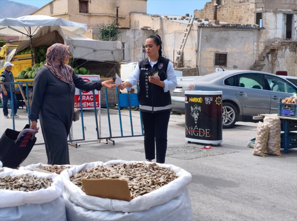 Niğde polisi 14 etkinlikte 758 kişiyi uyuşturucuya karşı bilgilendirdi