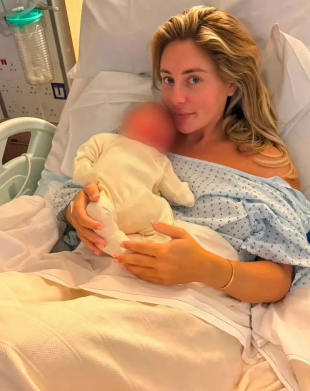 Onlyfans fenomeni Bonnie Blue bebeğinin ismini açık artırmaya çıkardı; kazanan 1,2 milyon sterlin verdi
