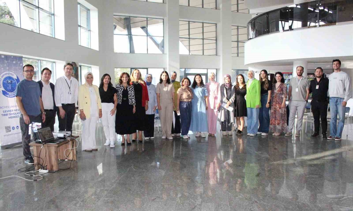 Ulu Kılıç, yaşlılarda ani dalgınlık ve düşme enfeksiyon habercisi olabileceğini söyledi