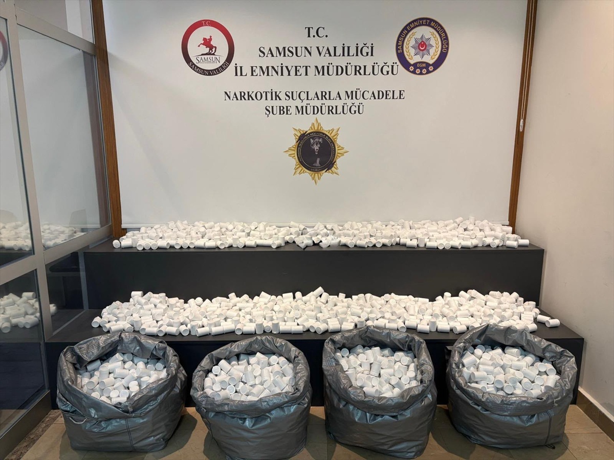 Samsun Atakum\'da araçta 130 bin 624 uyuşturucu hap bulundu, 1 şüpheli gözaltına alındı