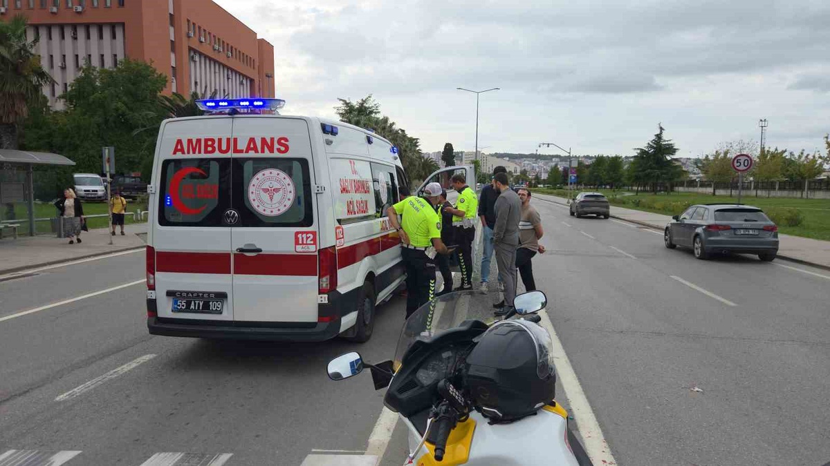 Samsun\'da kasksız motosikletliler yaya geçidindeki çocuğa çarpıp kaçtı! 6 yaşındaki K.Ü. hastanelik oldu