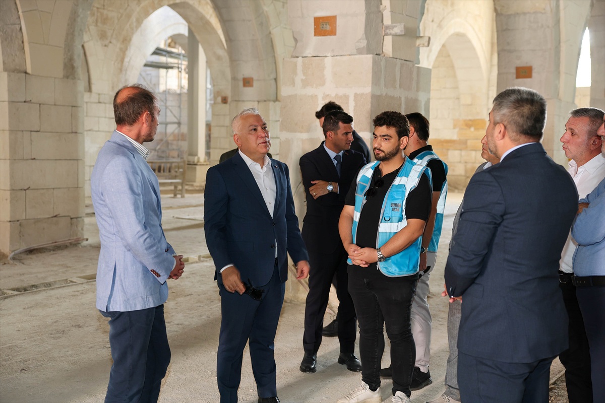 Sivas Valisi Yılmaz Şimşek, TOHM ve SEM binası ile Ulu Cami restorasyonunu inceledi