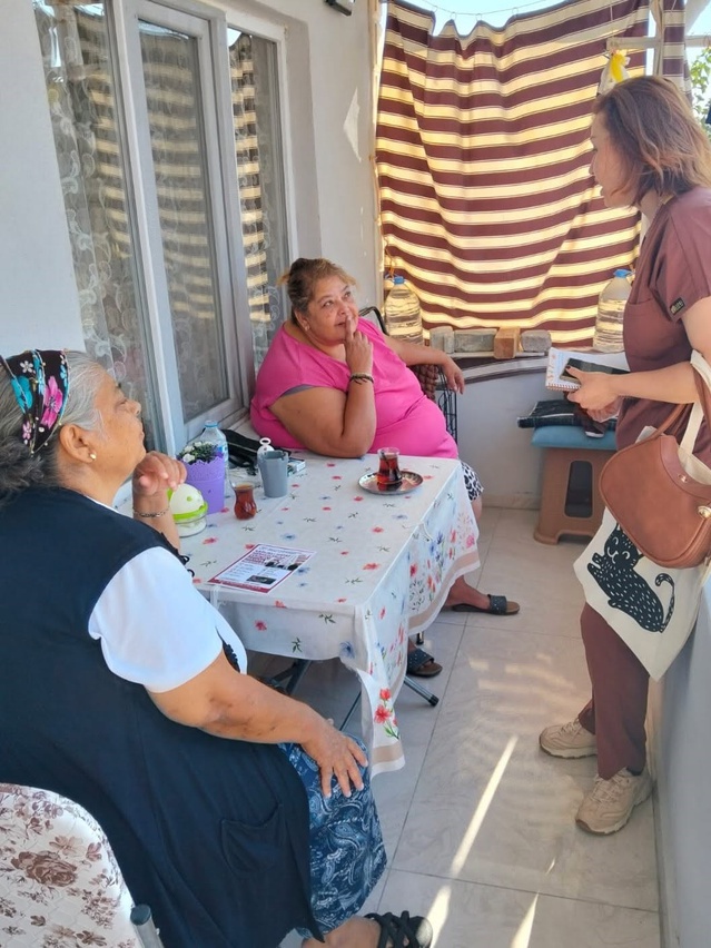Söke'de Roman hanelere sağlık, sosyal destek ve KADES bilgilendirmesi yapıldı