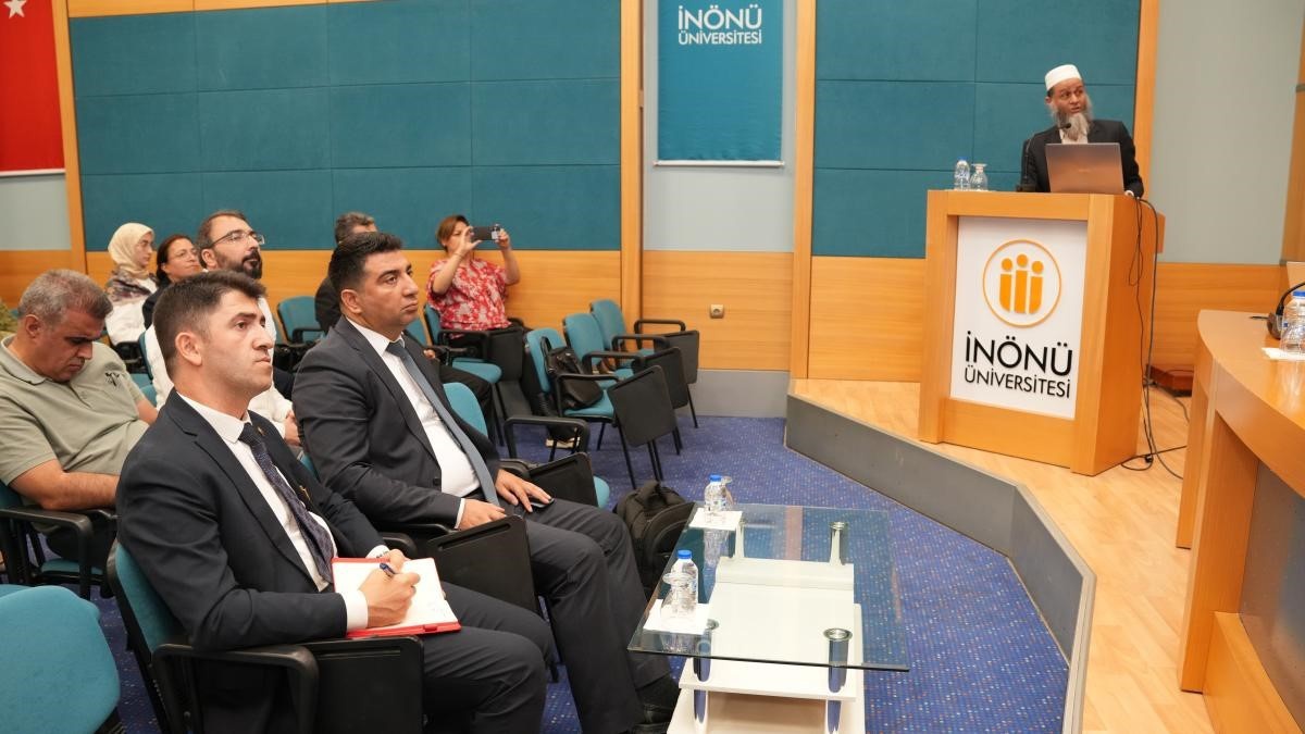 Sunway Üniversitesinden Prof. Dr. Rahman, İnönü Üniversitesinde konferans verdi
