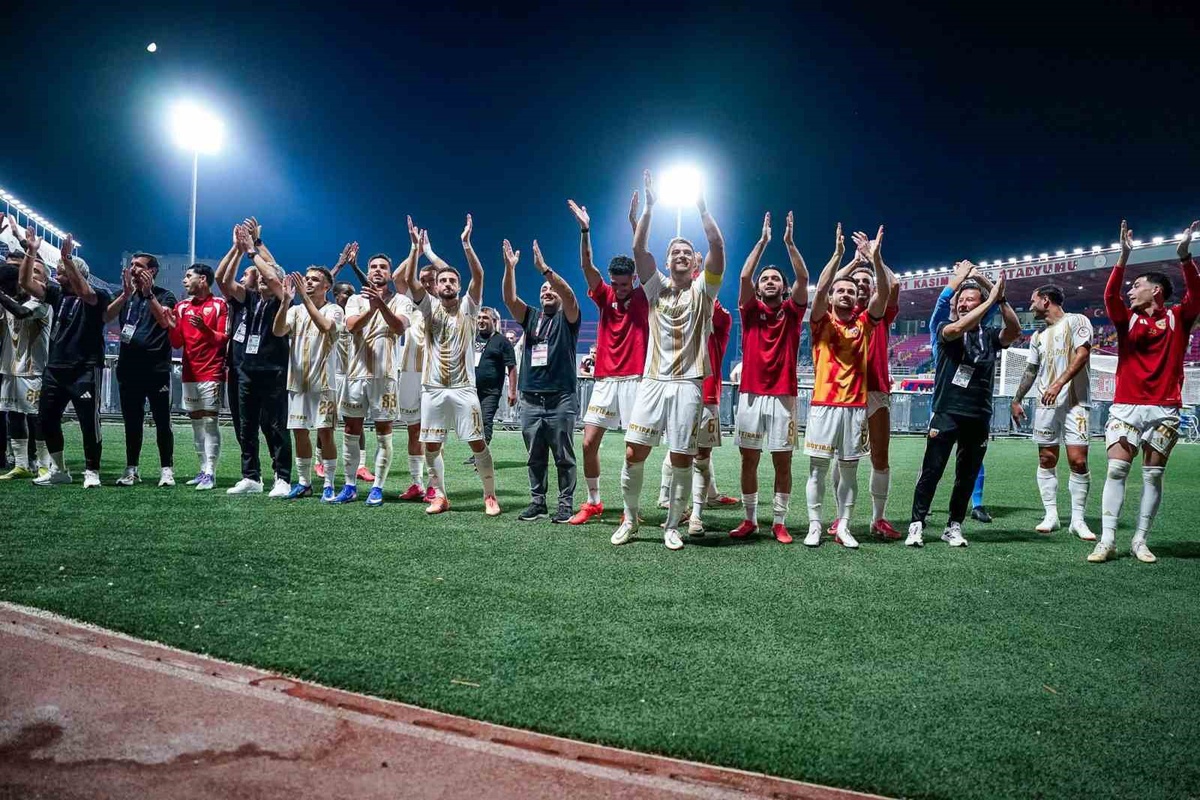 Kayserispor 1. Lig\'de 8 haftayı lider bitirdi, 3 golle en az gol yiyen takım oldu