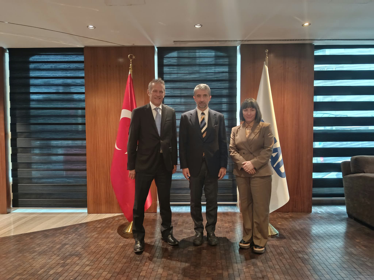 TÜSİAD Başkanı Diren, Kanada Büyükelçisi ile STA müzakerelerini görüştü