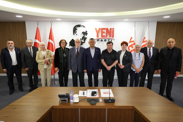 Yeni Parti Genel Başkanı Özgür Özel, Kafkas Dernekleri Federasyonu heyetini ağırladı