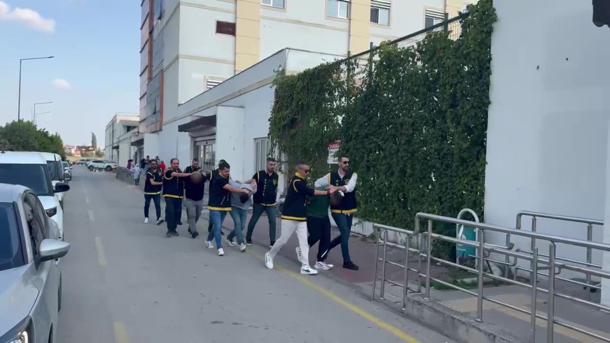 Adana\'da kavgada ateşlenen kurşun, hastane dönüşü 9 yaşındaki çocuğu öldürdü
