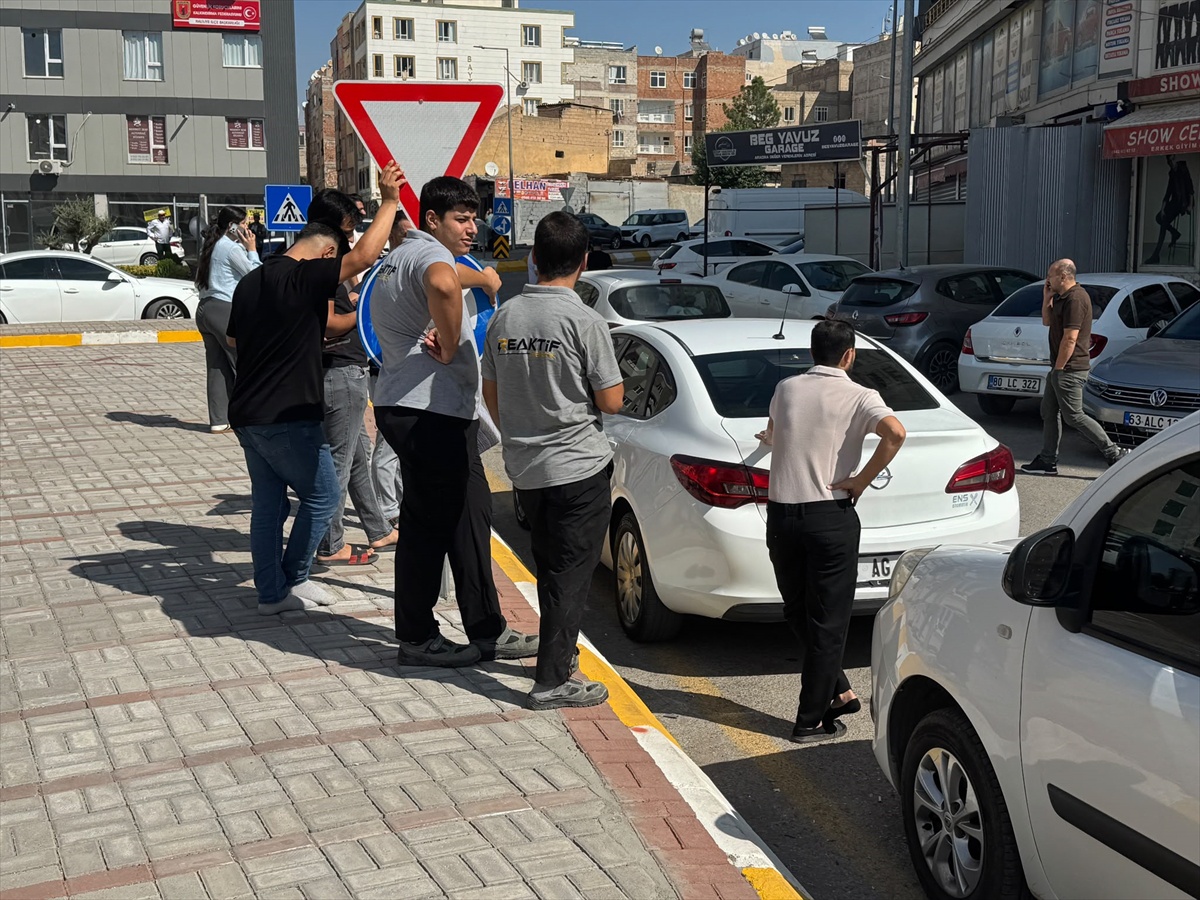 AFAD, Şanlıurfa Karaköprü\'de saat 10.40\'ta 5,4 büyüklüğünde deprem olduğunu bildirdi