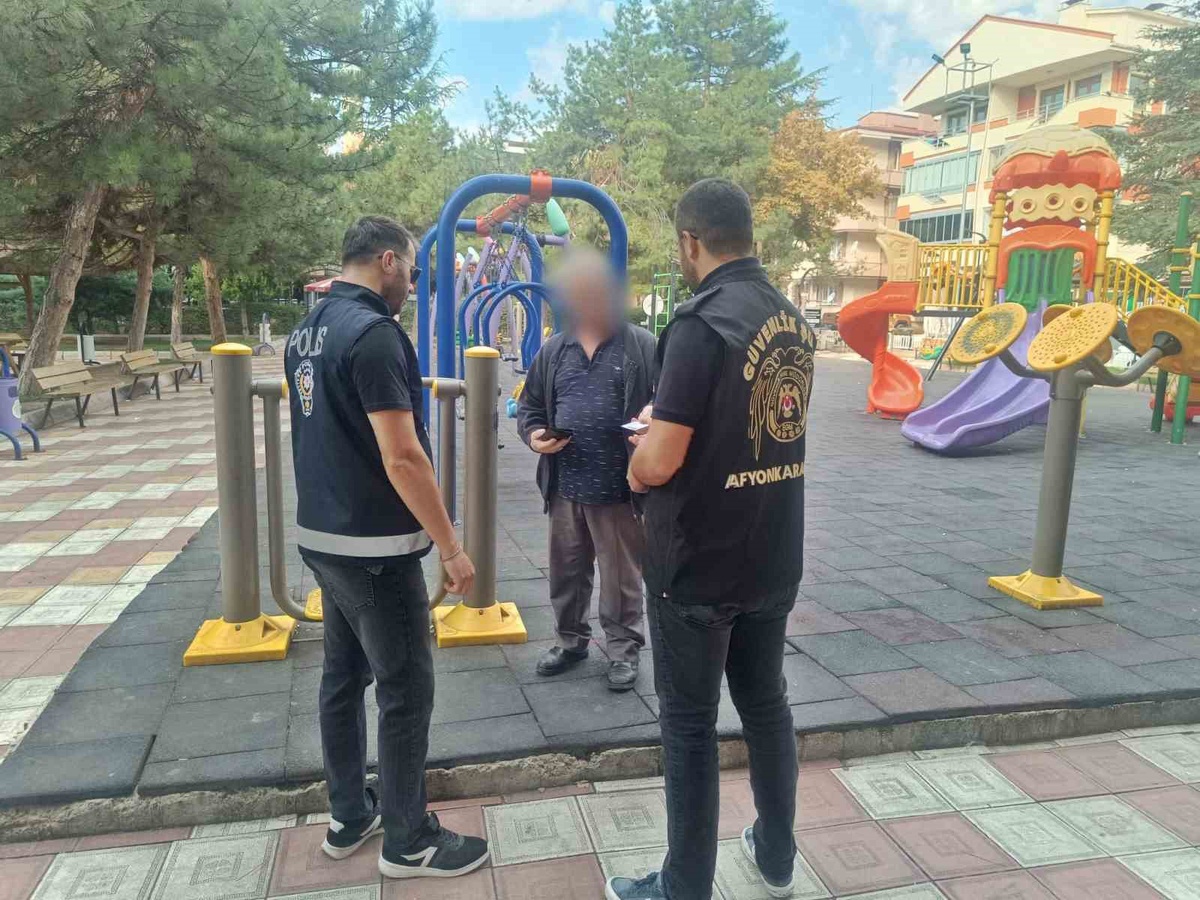 Afyonkarahisar\'da eğitim güvenliği denetiminde 1 araca ceza kesildi